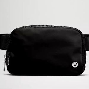 NWT Lululemon Everywhere Belt Bag
